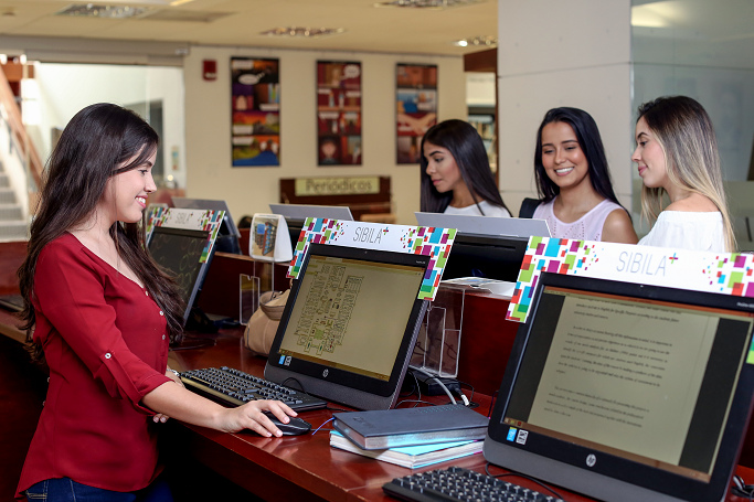 esta es una imagen de recepción biblioteca