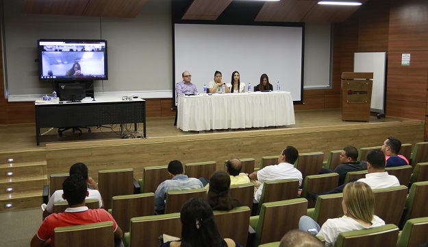 LUIS-SANCHEZ-COORDINADOR-DEL-PUNTO-DE-LA-BOLSA-UNINORTE-DIANA-GARCIA-COORDINADOR-DE-RIESGO-Y-CREDITO-FUNDACION-SANTO-DOMINGO-CAROLINA-DAZA-DIRECTORA-COMERCIAL-DE-NEGOCIOS-ESPECIALES.JPG.jpg