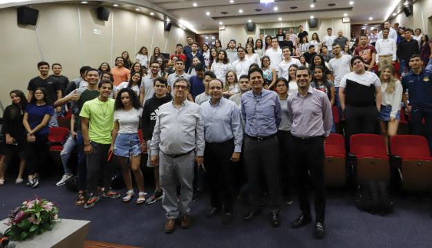 Conferencias-día-del-contador-público-2020-3-selfie.jpeg