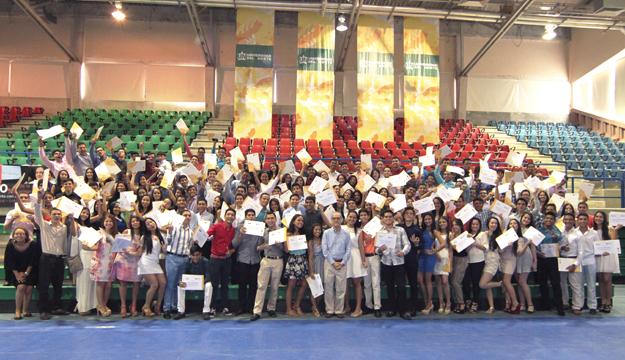 grupo-de-becarios-2015.jpg