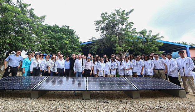 INFOENERGÉTICA en LinkedIn: Innovación en un hospital colombiano con paneles  solares flexibles