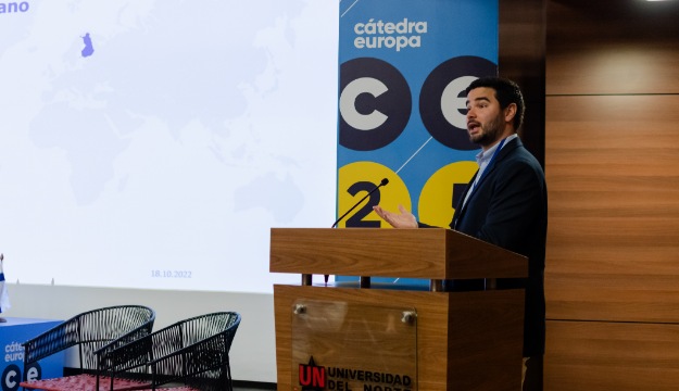 Nicolás Vassallo durante su exposición.