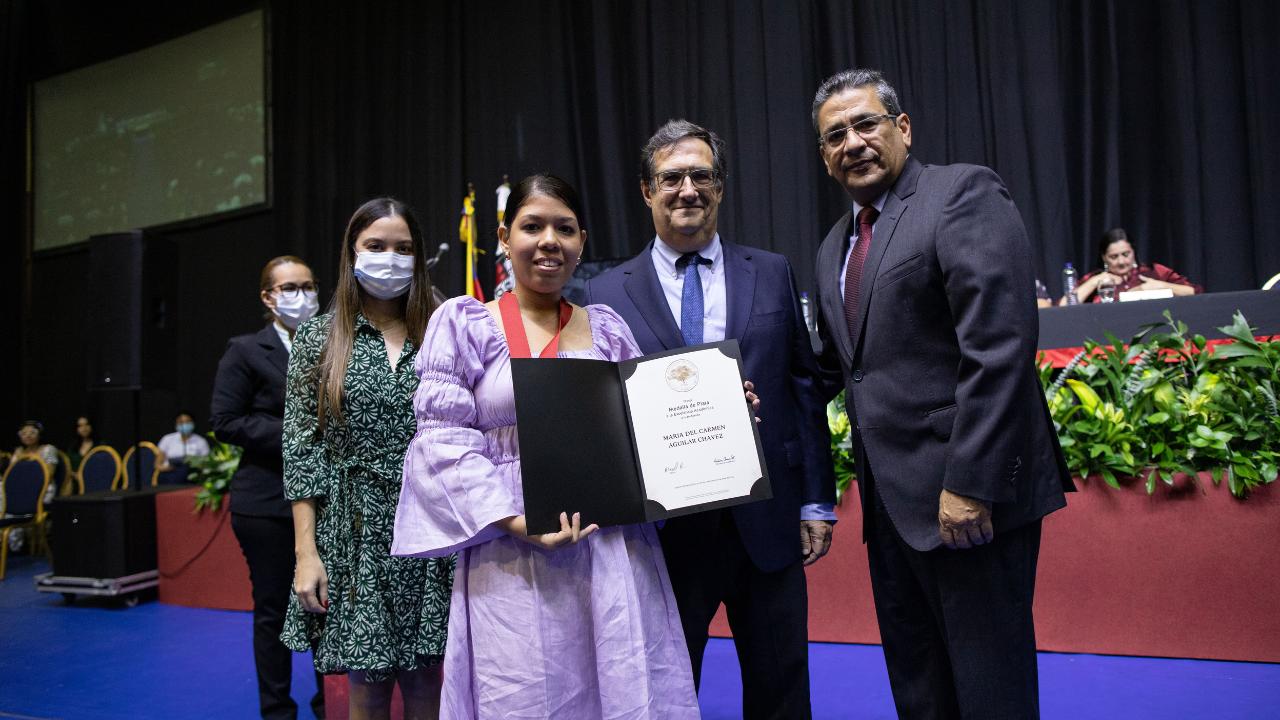 2022-12-16 CEREMONIA DE GRADOS DE LA SALUD19.jpg