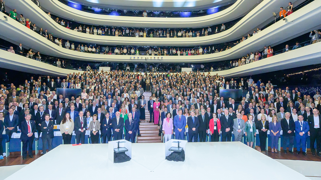 Encuentro rectores todo el auditorio.jpg