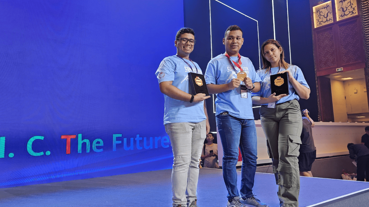 Estudiantes-ganadores-competencia-huawei-2024