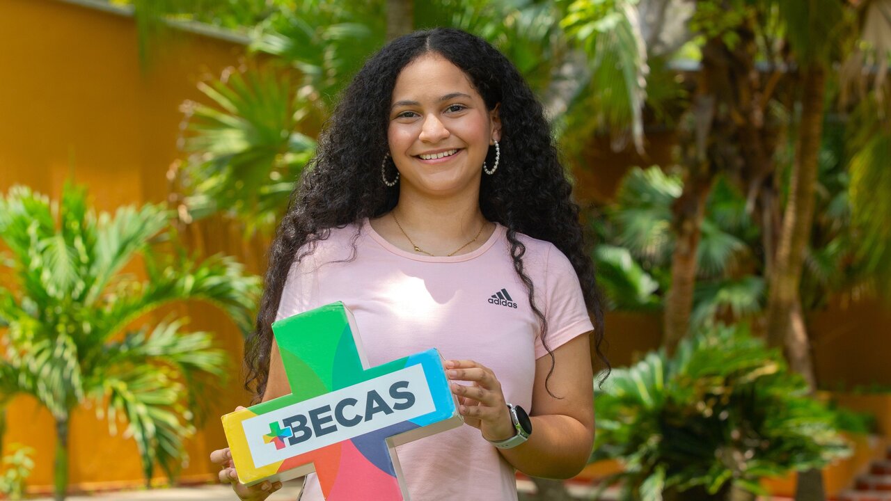 Valerie-becaria-comunicacion-2024