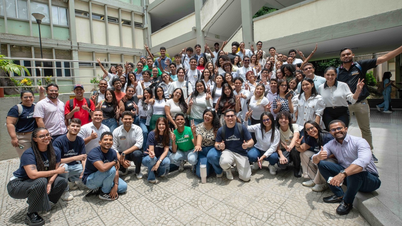 2025-05-19 LANZAMIENTO DE ESCUELA DE LIDERAZGO E INNOVACIÓN PARA EL VALOR PÚBLICO33 (1).jpg