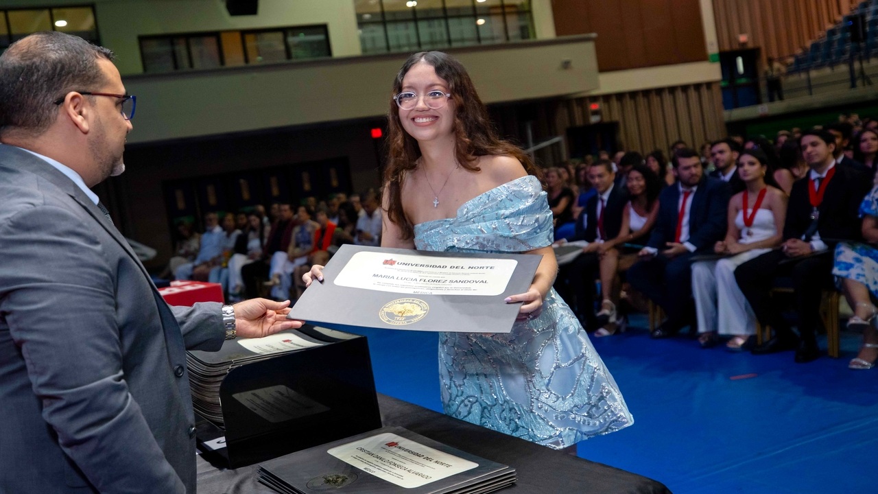 2025-07-25 CUBRIMIENTO CEREMONIA DE GRADOS CIENCIAS DE LA SALUD86 (1).jpg