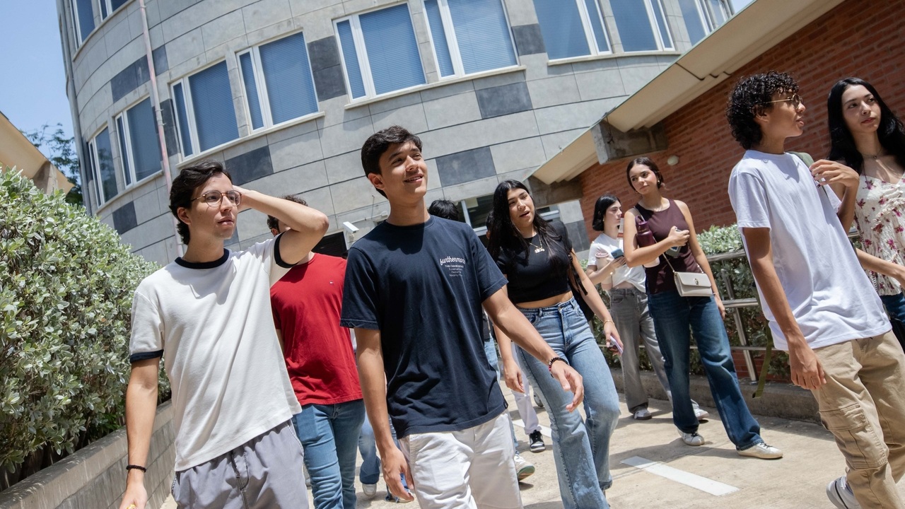 Bienvenida estudiantes 2025 (1).jpg
