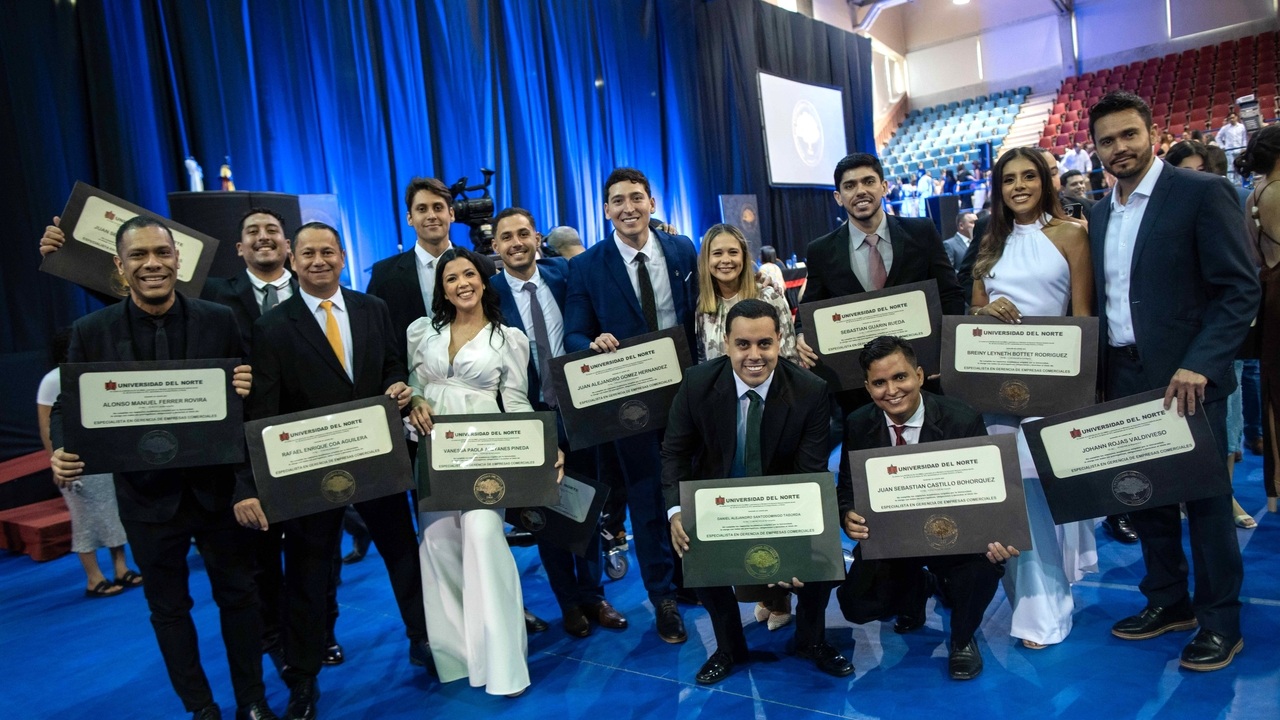 CUBRIMIENTO CEREMONIA DE GRADOS JORNADA AM 2025