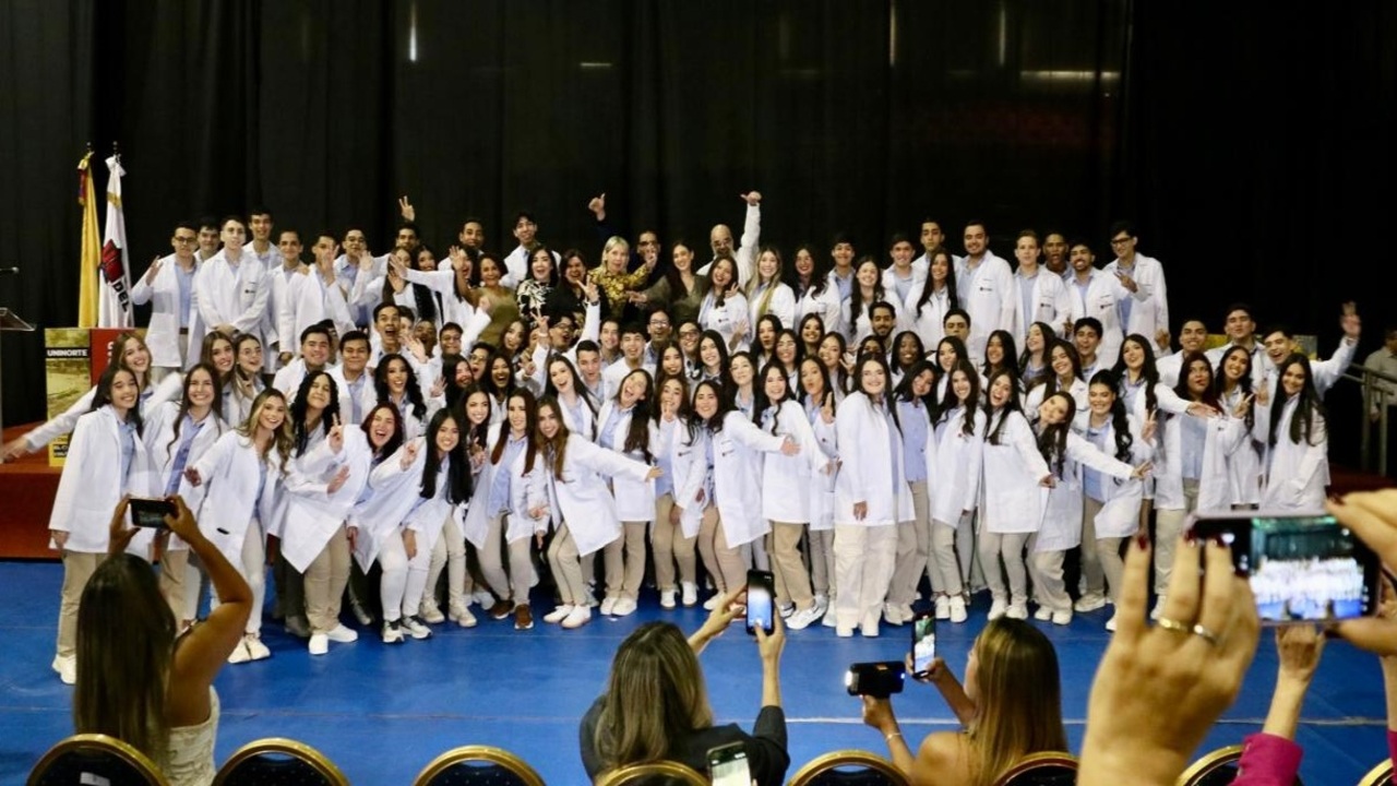 Ceremonia batas bancas 2025-3