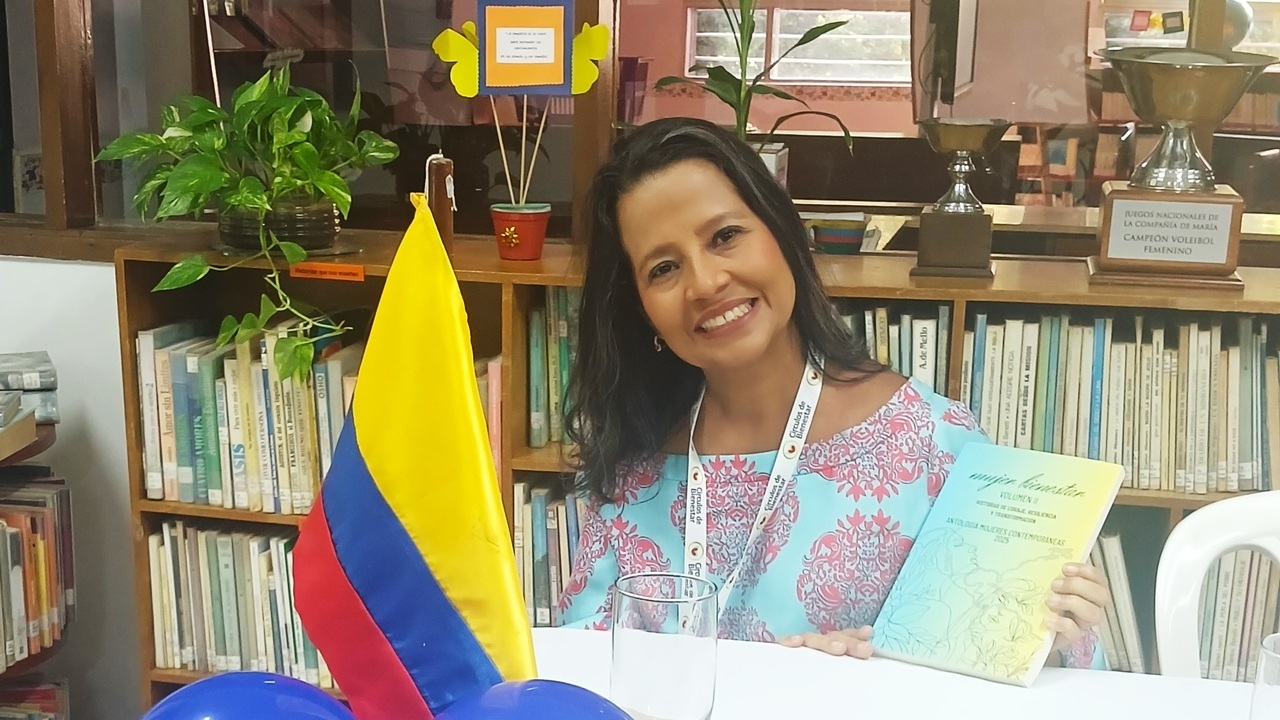 Nilsy Rapalo egresado 2025 (1).jpg