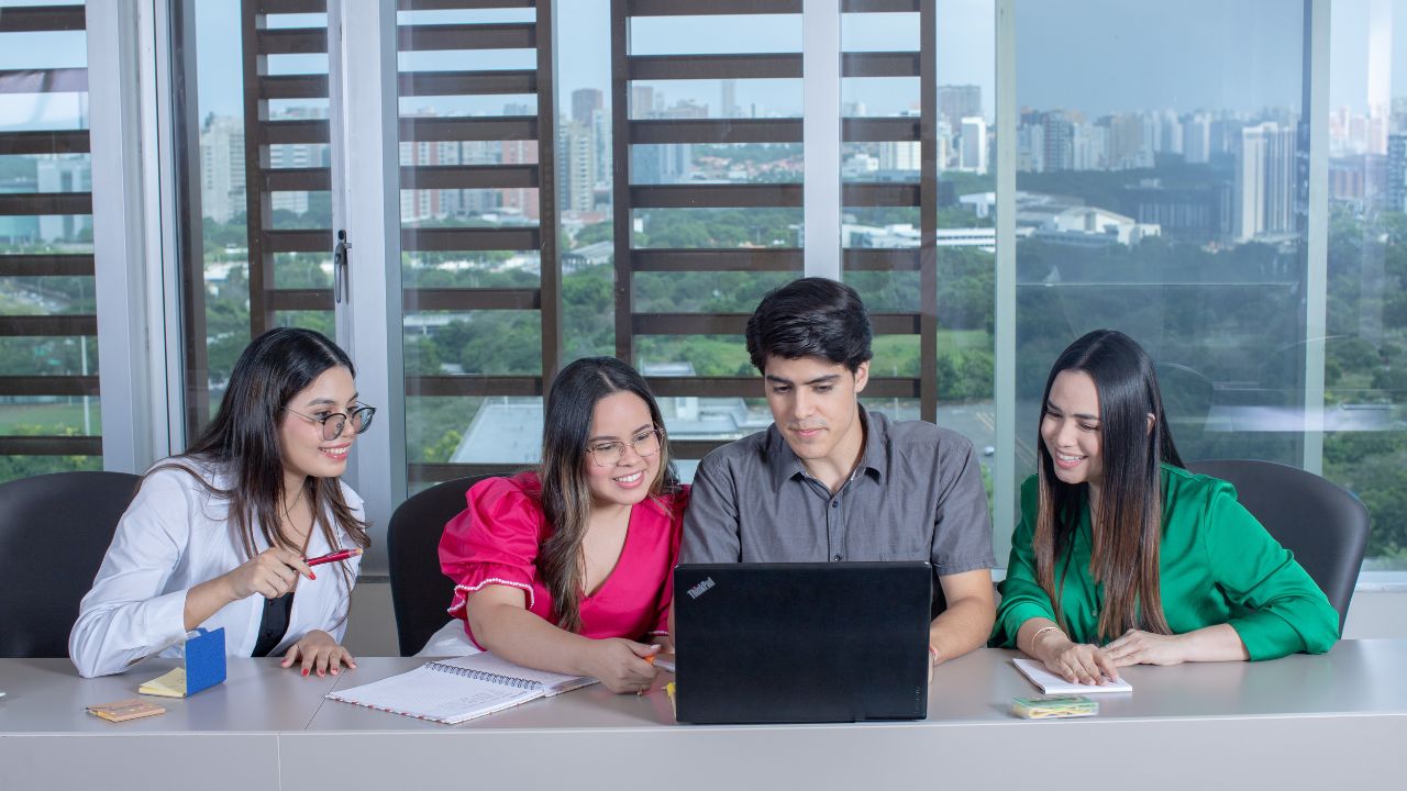 Estudiantes Maestría Economía 2026.jpg