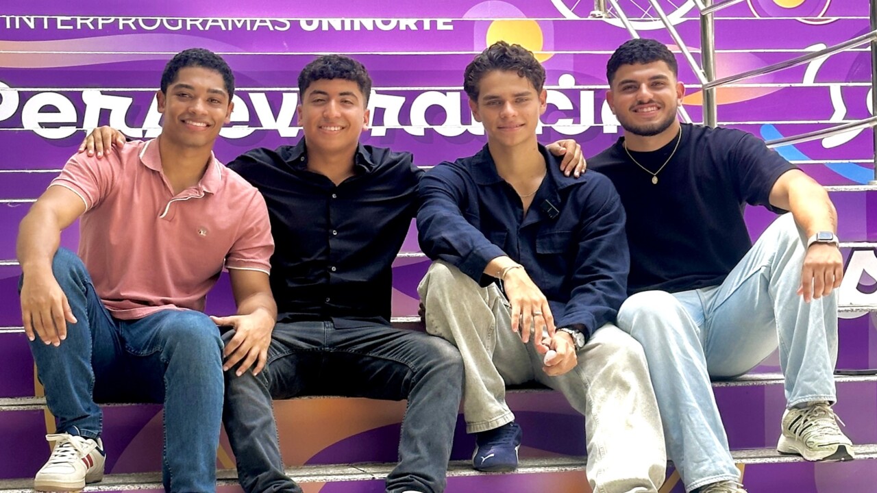 Estudiantes ing app Olimpiadas 2026