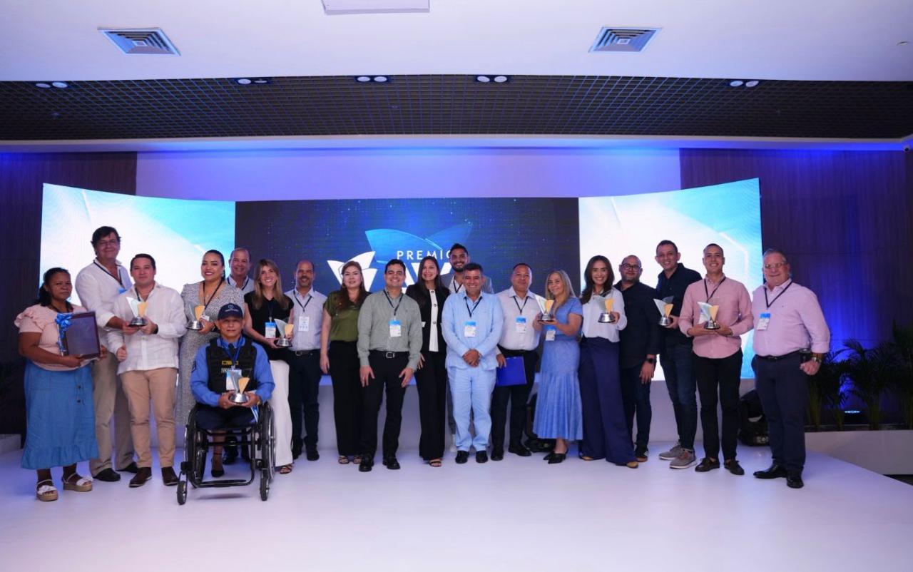 Luis Magín G - Premios AVA