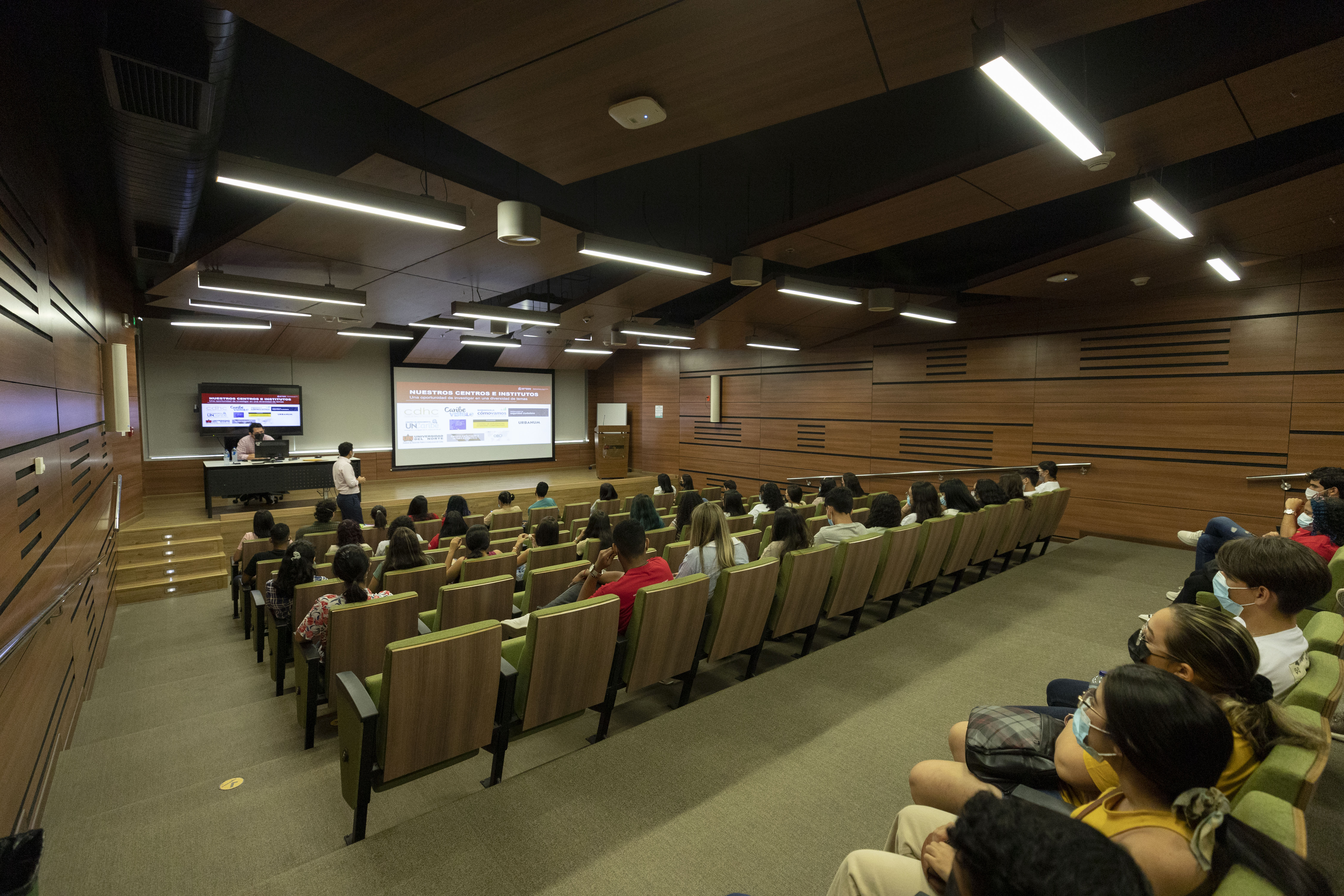 2022-01-24 JORNADA DE INDUCCION ESTUDIANTES PRIMER INGRESO - DERECHO - STAND CERUN - CIENCIAS POLITICAS Y RELACIONES INTERNACIONALES20.jpg