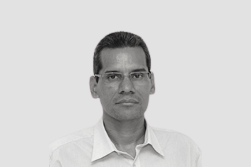 Dr. Humberto Llinás Solano.