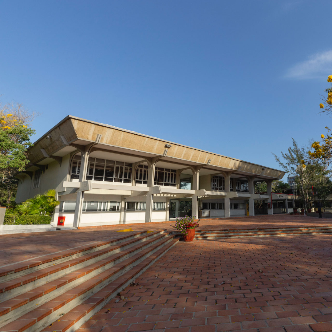 Imagen de edificio administrativo casa blanca