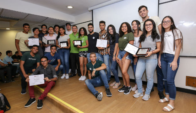 PREMIACIÓNMEJORESPROYECTOSGEOEXPOFÍSICA.jpg